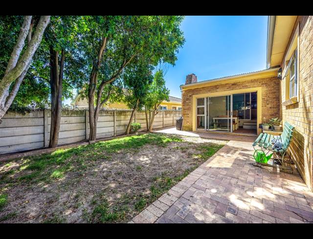3 BEDROOM HOUSE FOR SALE IN SONSTRAAL HEIGHTS